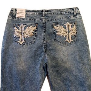 Telepatia High-Rise Bootcut Jeans 20x30 Bootcut Rhinestone Embellished Cross
